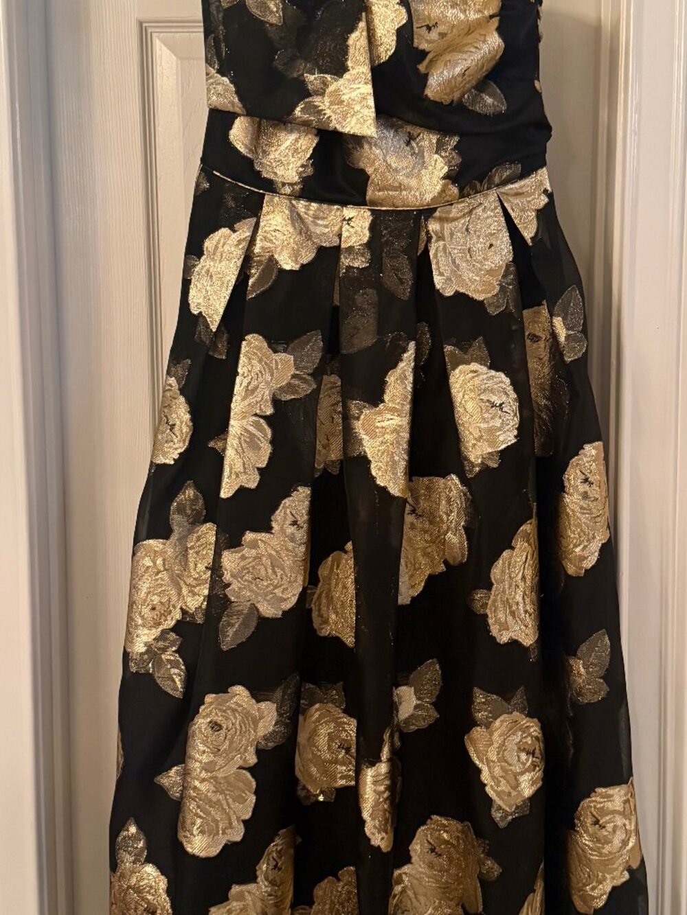 One-Shoulder Metallic Jacquard Gown - Picture 8 of 10